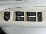 パワーウィンドウ付き☆運転席で全部の窓を開閉することが可能!!