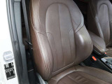 使用感がでやすい運転席側シートですが、ご覧のようにきれいな状態となっております。0078-6002-617225までお気軽にお問合せ下さい。