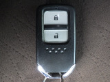 ★スマートキー★ キーを携帯しているだけでカギの開け閉めからエンジン始動までできるスマートキー!キーを取り出す必要がないので楽チンです☆