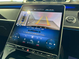 【360&deg;カメラシステム】フロント・サイド・リアに装備されたカメラにより、車両周囲を上から見たような高画質で歪みの少ない映像により見渡せるカメラが装備されております。