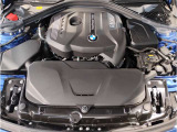 【BMWエンジン】革新的なガソリン・エンジン・テクノロジーによる高性能かつ高効率。レスポンスの良いパワーを発揮。常にスムーズな吸気を実現しアクセル開度にダイレクトに反応しドライビングを楽しく演出。