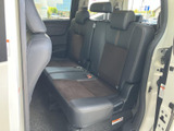 シンプルで使いやすい内装。座り心地も良く、長時間の運転でも疲れにくいでしょう。