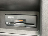 ETCで高速代の支払いもスムーズ!カードを持っていればご納車日当日からご利用いただけます。別途セットアップ料が必要です。