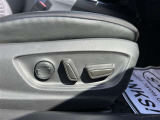 パワーシート搭載。微妙な調整が手軽にでき、お好みのポジションで運転することが可能です。