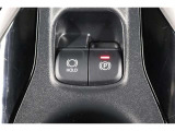 電動パーキングブレーキを搭載。スイッチ操作でパーキングブレーキを作動・解除することが可能ですので、操作の力が不要ですよ♪
