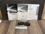 取扱い説明書もしっかり付いてます。中古車ですので、意外とない車も多いんですよ。
