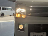 LEDヘッドランプ☆フォグライト付きです☆広く明るい視野で夜間運転を安全サポートしてくれます!これで夜道の運転も安心して運転できますね♪