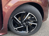 日産純正アルミホイールになります。