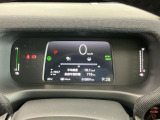 メータは先進的なデジタルメーターを採用!ゆっくりと数字が動くのでとても見やすく表示されます!平均燃費なども表示、エコな運転の手助けをしてくれます!