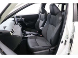 運転席と助手席は寒い時期に嬉しいシートヒーターを備えています。エアコンよりもはやく暖まり、じんわりと身体を温めてくれるので快適です。