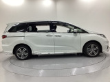 自社整備工場で点検整備をおこなってからお渡ししています。車検が残っている場合は『12ヶ月点検整備』を、車検整備付きの場合は『車検整備』をおこないます。整備費用は車両本体価格に含まれています。
