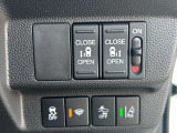 両側電動スライドドア☆狭い駐車場など、重宝します!運転席側からドア開閉操作ができます。