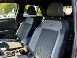 愛車のシート・インテリアをキレイなまま保つことができるルームコーティングをおすすめしております。本革シートだけでなくファブリックシートのお車でも効果を発揮致します。