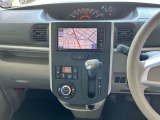 オートエアコンのお車ですので室内の温度をスムーズに調整してくれます♪