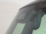 ホンダセンシング搭載。誤発進抑制機能・路外逸脱抑制機能・歩行者事故低減ステアリング・車線維持支援システム・先進車発進お知らせ機能など多彩な先進安全機能でより安全で快適なドライブを支援します。