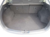 トランクの写真になっております。荷室容量は約505Lになっております。