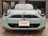 車両の詳細、ご質問につきましては、弊社営業スタッフまでお気軽にご連絡下さいませ。遠方のお客様には実車の詳細画像送信も承ります。お客様からのお問合せをお待ち致しております。