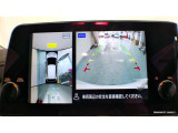 アラウンドビューモニターは4方のカメラで真上から車を見たようにモニターで確認ができます。周辺の安全確認、小さなお子様や障害物も目視で確認できるので駐車のしやすさだけでなく、事故防止にも役立ちます。