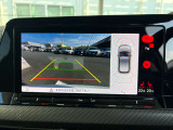 ガイドライン付きバックカメラで安全な駐車をサポート。