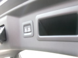 リアゲートは電動です