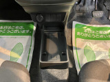 快適にお乗りいただくために、外装を美しく仕上げるだけではなく、内装も細部にいたるまで徹底した清掃・洗浄を実施しております。