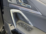 全ての窓のスイッチは一度押すとAUTOで開閉にします♪
