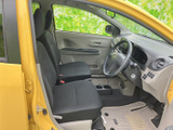 シンプルで使いやすい内装空間。運転席からの視界も良好で、快適なドライビングをサポートします。