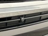【全方位モニター用カメラ装着車】クルマの前後左右に4つのカメラを設置。対応ナビゲーション(販売会社装着アクセサリー)を装着すれば、クルマを真上から見たような映像などを映し出す全方位モニターに