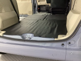 シートアレンジで車中泊仕様にも早変わり!!レバー操作だけで簡単です。マルチボードを使えば2人での車中泊も可能です!マルチボードは純正アクセサリーで別途販売可能。詳しくわスタッフまで。