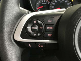 ステアリングスイッチ付き。前方から目を離すことなく操作することが可能です。