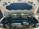 納車前点検にて360&deg;チェックを実施いたします。MINI専門メカニックが確認をして、交換基準に達している部品があれば純正部品に交換をし、メカニックによる試運転を経て、お客様のもとへお届けします。