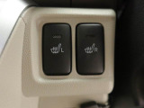 運転席と助手席にはシートヒーターも付いています!