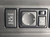 【パワースライドドア】スマートキーや運転席のスイッチでスライドドアの開閉が可能♪電動だから力を入れてドアを開ける必要が無く、小さいお子様でも、重い荷物を持っている時もラクに開け閉めできます♪