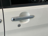 品質へのこだわり!フロアマットやシートなど車内をキレイに清掃し、ニオイや汚れなどを徹底的にクリーニングしてもらっております。室内はピカピカです☆