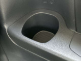 後席用ドリンクホルダーです