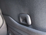 スマホやタブレット等の充電に使えるUSB充電ソケットを装備!