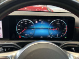 納車前整備は、メルセデスベンツ国際認定メカニックによる最新の検査ライン等の施設が充実した当社工場で入念に行います。メルセデス・ベンツの定める厳しい基準をクリアしたお車のみをご案内させて頂きます。