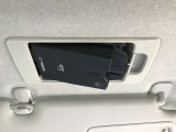 ETCが装着されています。再セットアップ後高速道路の料金所をノンストップで通過できて大変便利です。