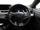 各操作スイッチなどもハンドルから手を放すことなく操作可能で安全運転に支援いたします!
