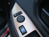 ドアミラーの鏡面の調節、格納は運転席からすべて操作できます!