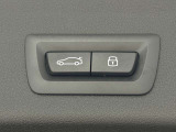 オートマチックトランクオペレーション付きでスイッチ操作による開閉が可能です。