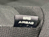 車両側方からの衝撃を緩和するSRSサイドエアバッグ(運転席/助手席)に加えて,SRSカーテンシールドエアバックも標準装備