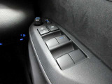 電動格納ミラーを搭載しています!オートモード設定でドアロックの解除と同時に折り畳まれているサイドミラーが展開し、ドアを施錠するとサイドミラーが格納します!快適なドライブをお楽しみください♪