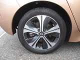 右後ろです。(日産純正アルミホイールです。)
