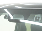 ◆Honda SENSING◆ カメラ等装置で精度の高い検知能力を発揮、安全運転を支援します。ステアリング上のコントローラーに注目!
