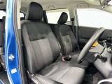 高いホールド性で運転姿勢が安定します。長距離ドライブでも疲れにくいのが魅力です。快適なドライビングライフをお送りください♪