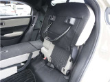 【多彩なシートアレンジ】リアシートを片側倒すと長物も運べます。お近くのホンダカーズ総社までお越しください。