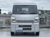 「エブリイ」 入荷いたしました!!ボディカラーは、シルキーシルバーメタリック♪ 新車登録日より3年間 走行:60,000Kmの新車保証を継承致します。