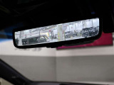 【デジタルインナーミラー】車両後方カメラの映像をインナーミラー内のディスプレイに表示。さらに、前後カメラ映像をデジタルインナーミラーに挿入されたSDカードに録画機能が加わりました