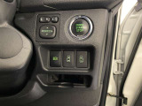 両側パワースライドドア付きだから、狭い駐車スペースなどでの乗り降りもラクラク♪小さなお子さまのいるご家庭には嬉しい装備。